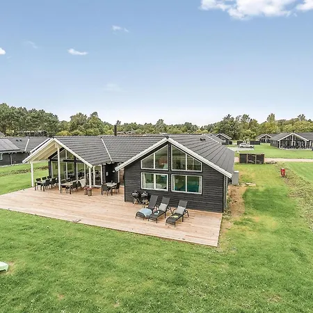 בית נופש Beautiful In With Sauna