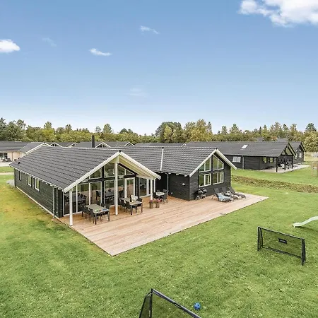 In With Outdoor Swimming Pool Holiday home *